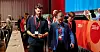 Rødt-leder Bjørnar Moxnes i samtale med HK-leder Christopher Beckham på landsmøtet lørdag.