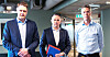 Harald Solberg (t.v.) i Norsk Industri og Christian Justnes i Fellesforbundet får hjelp til å bli enige av riksmekler Mats Ruland (i midten).
