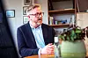 Det å få sykemeldingen bestridt, er en stor belastning for den som opplever det, sier YS-lederen.