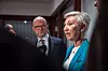 LO-leder Peggy Hessen Følsvik og NHO-sjef Ole Erik Almlid etter at streiken var over i forrige mellomoppgjør.