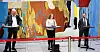 Per Olaf Lundteigen, Tuva Moflag og Torgeir Knag Fylkesnes la fram enigheten om kompensasjonsordningen i Vandrehallen på Stortinget onsdag.
