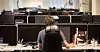 Mange rapporterar at støy og forstyrringar kan gjere det vanskeleg å konsentrere seg i opne kontorlandskap, seier forskar.