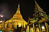 PAGODEN: Den vakre Shwedagonpagoden i Yangon er godt synlig over hele byen og sto sentral i «Munkeopprøret» i 2007'.