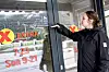 Så høyt sto vannet inne i butikken, forteller Malin Lian.