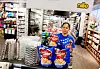 I OPPLÆRING: Madonna Vergara er på arbeidstrening i en Nille-butikk to dager i uka. HK mener at Nav må ha tettere oppfølging av de som er praksis.