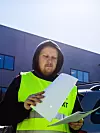 Thomas Grøvslien, klubbnestleder i Oda med lista over medlemmer og streikende.