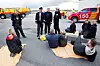 {b}BARE EN ØVELSE: Stemningen er god etter den praktiske øvelsen. Nå kan de finne ut hva de eventuelt kunne gjort annerledes.