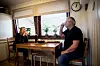 HVERDAG: Bjørn gleder seg til at også kona Grethe blir pensjonist. Hun fyller straks 62 år og planlegger å gå av med pensjon til jul.