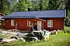 BARRIKADERT: I skolestua berget fem i mannskapet til Norsk Folkehjelp livet til 41 ungdommer ved å dekke til alle vinduer og dører med madrasser og møbler.