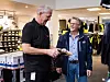 Torbjørn Naastad (t.h.) sammen med Jarle Olsen i Tools-­butikken i Egersund.