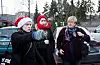 RÅDSLAGNING: Julia Sofie Rosseland Hansen, Maylen Mago Pedersen og Runa Bolstad Laume fordeler butikkene seg i mellom.