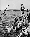 SOMMER, SOL OG FRITID: Her fra badestranda Katten i Bunnefjorden i 1938