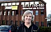 KJERRINGA MOT STRØMMEN: Svein Inge Myhre stenger butikken tidligere enn før.