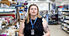 Ingunn Tønderum (26) på tekstil- og hobbybutikken Selfmade i Oslo er bekymret for pensjonen sin.