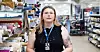 Ingunn Tønderum (26) på tekstil- og hobbybutikken Selfmade i Oslo er bekymret for pensjonen sin.