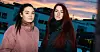 UBEHAGELIGE OPPLEVELSER: Malin Kjærgård (t.v.) og Ingvild Alstad forteller om kunder som har kommet med upassende kommentarer, venneforespørsler på Facebook, gaver, blomster og tilbud om penger.