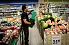 FÅR LØNNSØKNING ALLEREDE NÅ: HK-medlemmene i varehandelen kan glede seg over garantilønnsordningene i tariffavtalene. Det gir ekstra penger hvert eneste år.