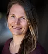 FORNØYDE ANSATTE: Mari Holm Ingelsrud har på oppdrag fra Arbeids- og sosialdepartementet funnet ut at mange gjerne vil fortsette å jobbe hjemmefra i en normalsituasjon også.