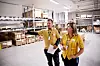 LAGER: Her kan kundene hente varer de har bestilt på nettet, bytte og returnere varer. Roger Storeide har nok å gjøre. Det er butikksjef Ann Helen Dahl glad for.