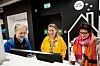 TEGNER KJØKKEN: Leif og Randi Muri får hjelp til å tegne et helt nytt kjøkken av Mia Lundberg. Salg av kjøkken står for 80 prosent av omsetningen på Ikea Ålesund.