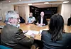 SATSER PÅ Å KOMME I MÅL: Både LOs forandlingsleder Tor-Arne Solbakken (t.v) og Samfos forhandlingsleder Torgeir Kroken (i midten) satser på et smidig og greit lønnsoppgjør i år.