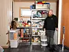 BEREDT: Her lagrer Toni det meste av det han og familien vil trenge hvis en krise skulle inntreffe.