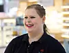 ENDRING: Før pandemien arbeidet Thea Børli Lindberg bare i én av de tre taxfreebutikkene med parfymeavdeling på Gardermoen. Nå må hun jobbe på alle tre.