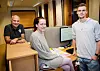 SUKSESS: Nestleder Bjørn Mietinen (t.v.) er svært fornøyd med jobben Helene Roer Sandberg og Ben-Julian Husvik gjør.