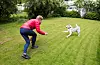{b}LEK OG MORO: Peggy og Isabella er ute på tur hver eneste dag, de går, løper – og leker.