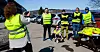GOD STEMNING: Lagerekspeditører i Toyota Logistics Services Norway AS. Fra venstre Preben Rand, Aila Linnerud, Martin Langeng, Pero Skauge Klausen og Rune Kenneth Rinseth. HKs regionkontorleder Renate Klopp tar bilde av de streikende.