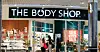 OVERLEVELSESSALG: Hyllene i Body Shop Byporten i Oslo tømmes for varer.