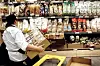 De minste butikkene bryter arbeidsmiljøloven i større grad enn de store. Illustrasjonsbilde.