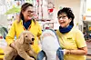 MÅ BLI BEDRE: Tillitsvalgt Elisabet Lande (t.v.) mener Ikea ikke tilrettelegger godt nok for seniorene i bedriften.