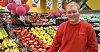STRØKEN ARBEIDSPLASS: En fornøyd Marius Z. Hansen kan nå kalle seg norgesmester i frukt- og grønt.