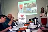 SATTE SPOR: HK-delegasjonen fikk satt igjen noen merker etter besøket på kontoret til Norsk Folkehjelp.