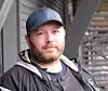 Frank Noem mener de søndagsåpne Felleskjøpet-butikkene bryter loven.