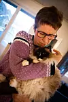 RAGDOLL: Katten Albert Einstein gjør helst som den vil. Akkurat nå var han mottakelig for kos.