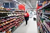 FLERE MIDLERTIDIGE: HK-tillitsvalgt Josefine Skoglund på Meny Wilbergjordet i Fredrikstad forteller om økt salg og flere midlertidige ansatte i butikken.