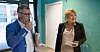 Christopher Beckham (t.v.) og LO Finans-leder Vigdis Rekdahl sekunder før de skal inn og møre Finans Norge.