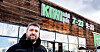 John Thomas Suhr reagerer på at butikken er søndagsåpen.