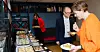 SERVERING: Ole André Myhrvold er den eneste stortingsrepresentanten fra Senterpartiet som er medlem i HK. Her er han flankert av HK-nestlederne Lena Reitan (t.v) og Elisabeth Sundset.