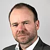 I DIALOG: – En god ledelse ønsker ingen kamp med medarbeiderne og bør snakke med de ansatte og tillitsvalgte om ordningene, sier Iver Bragelien.