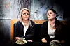 VIL TILBAKE: Karoline Småland larsen og Renate Nivå vil fortsette å jobbe i kleskjeden Kappahl. Nå venter de på dommen fra Nord-Troms tingrett.