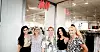 TAKKER HK: Ni ansatte vant jobbene tilbake i H&M. Her er fem av dem, fra venstre Mona Mizban, tillitsvalgt Janne Evensen, Ljutvija Bektari, Kaltrina Shabani og Lene Flakk.