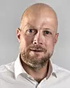 Ifølge LO-advokat Fredrik Jadar blir det normalt sett ikke ikke oppsigelser av sykefravær på mindre enn ett år.