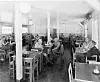 Lunsjpause fra spisesalen på Herøya i Porsgrunn i 1956.