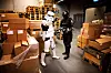 VELDEDIGHET: Stormtrooper Even Ellingsen og kanonskytter Thor Ove Gjersvik underholder til veldedige formål.