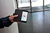 RØDE PRIKKER: På appen kan du finne butikker i med tariffavtaler.
