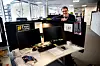 IKKE AKKURAT CLEAN DESK: Hos konkurrenten Bergensavisen er det verken free seating eller clean desk. Sånn ser det ut på pulten til nestleder i HK-klubben Erlend Juhasz.